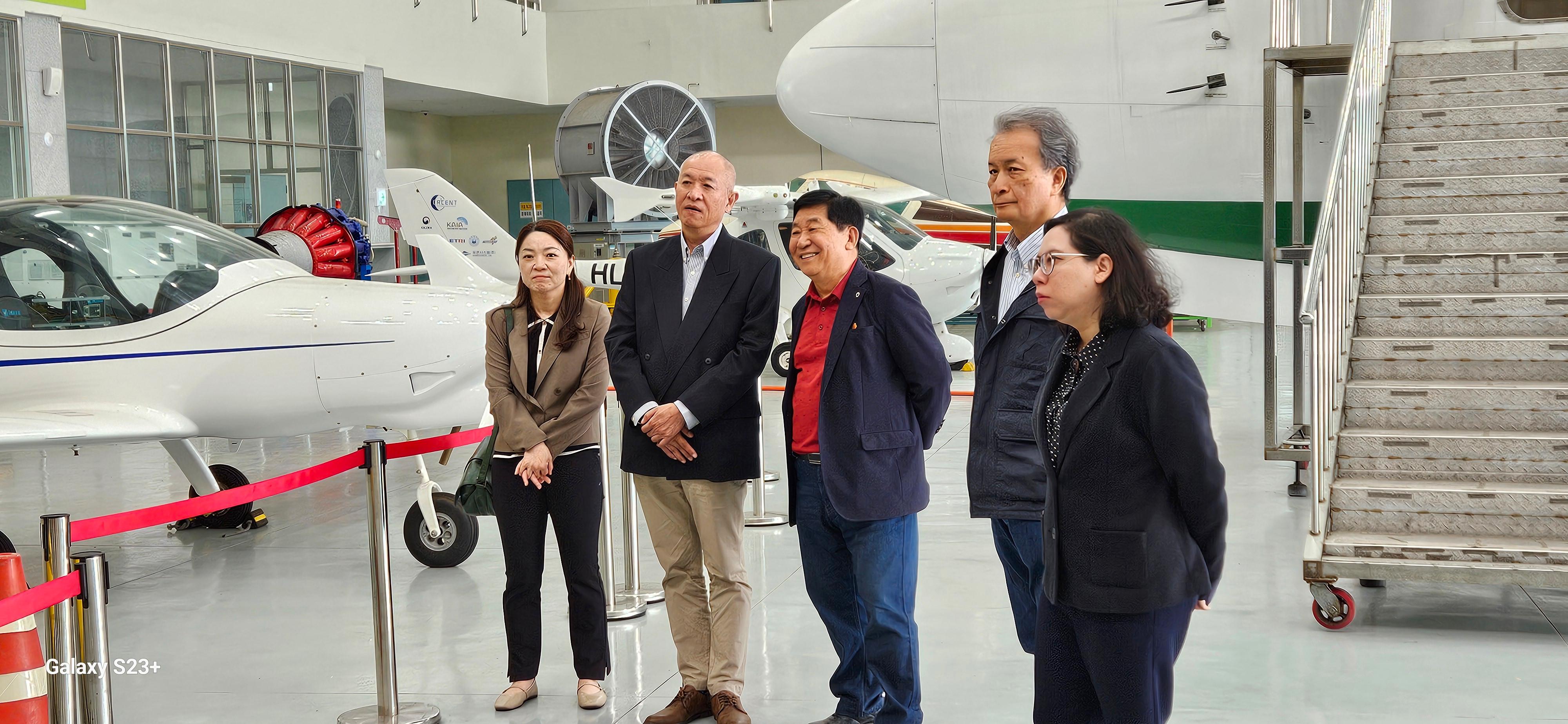 AirAsia 항공 정비본부장 및 한국지사 대표 항공기술교육원 방문 사진
